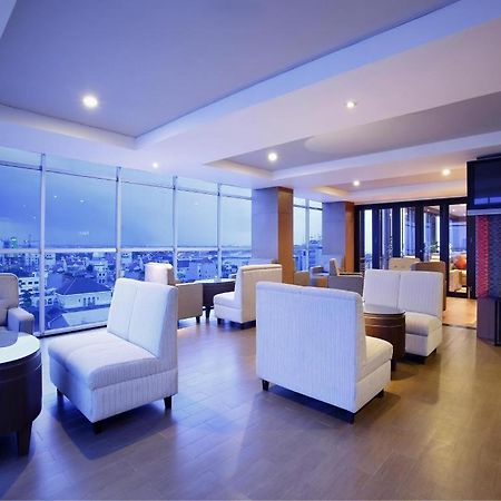 Hotel Santika Макасар Экстерьер фото