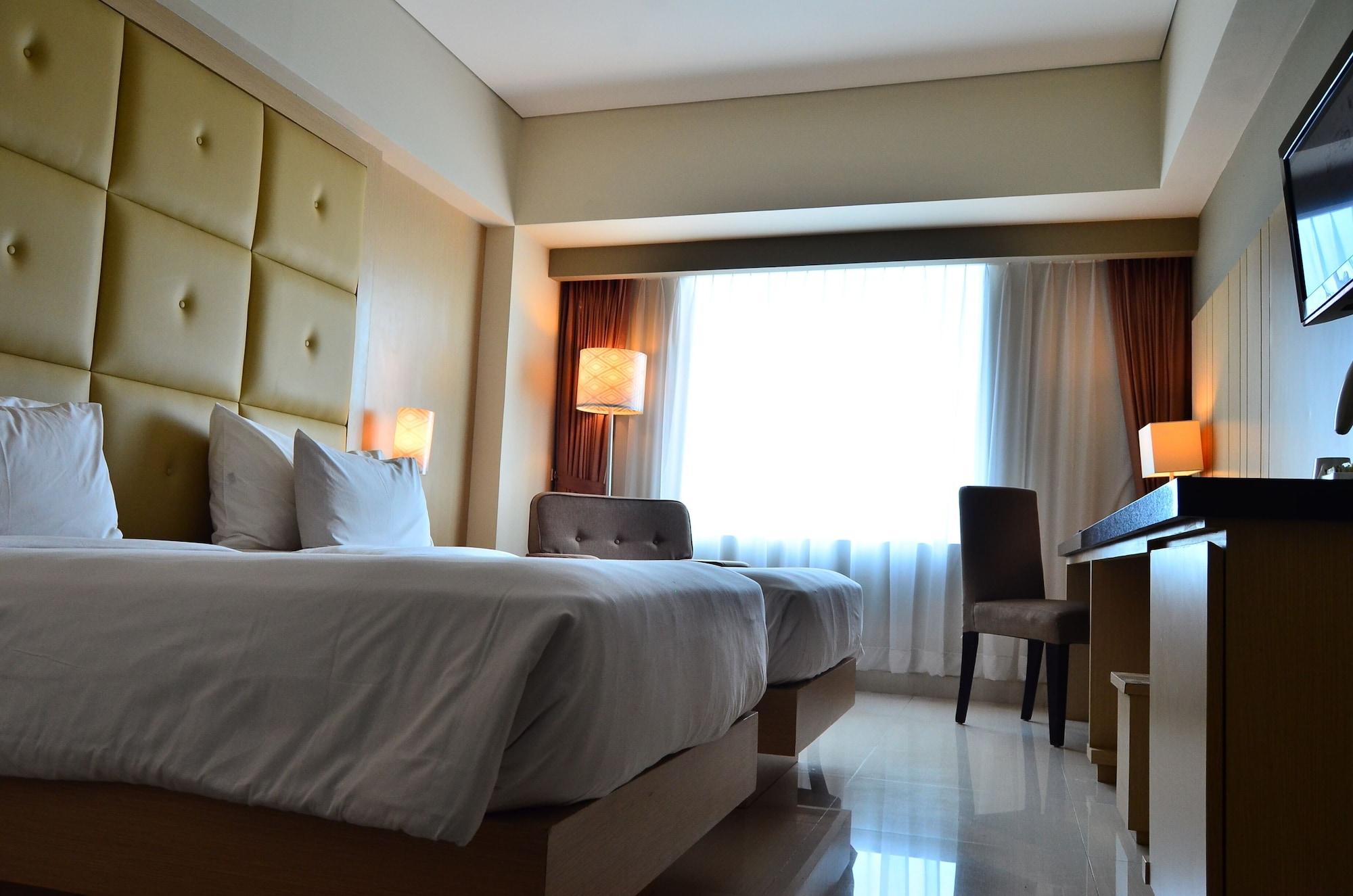 Hotel Santika Макасар Экстерьер фото