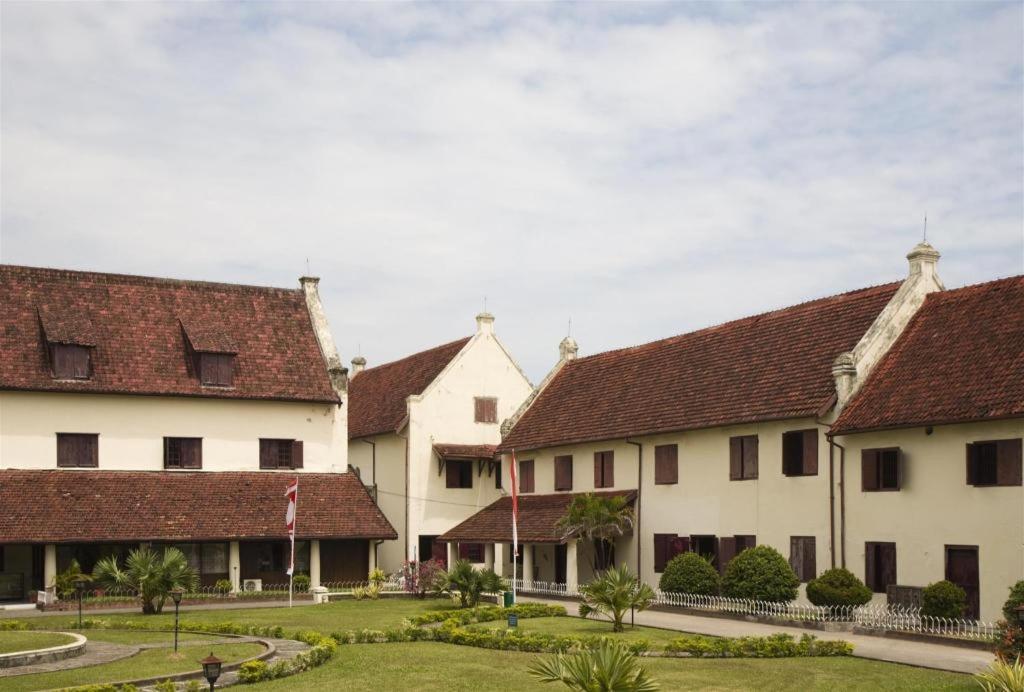 Hotel Santika Макасар Экстерьер фото