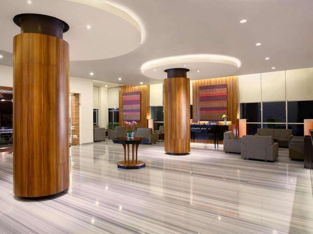 Hotel Santika Макасар Экстерьер фото