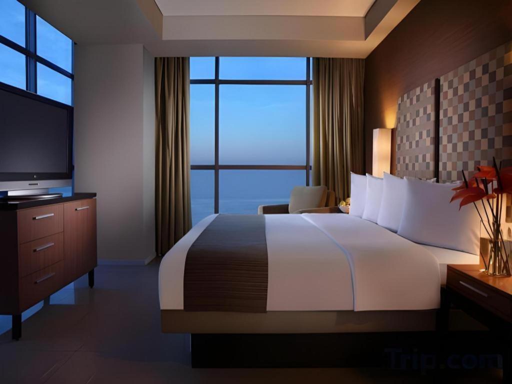 Hotel Santika Макасар Экстерьер фото