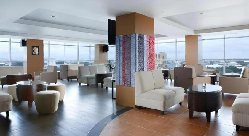 Hotel Santika Макасар Экстерьер фото