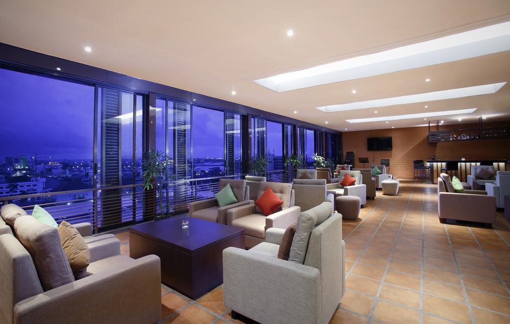 Hotel Santika Макасар Экстерьер фото