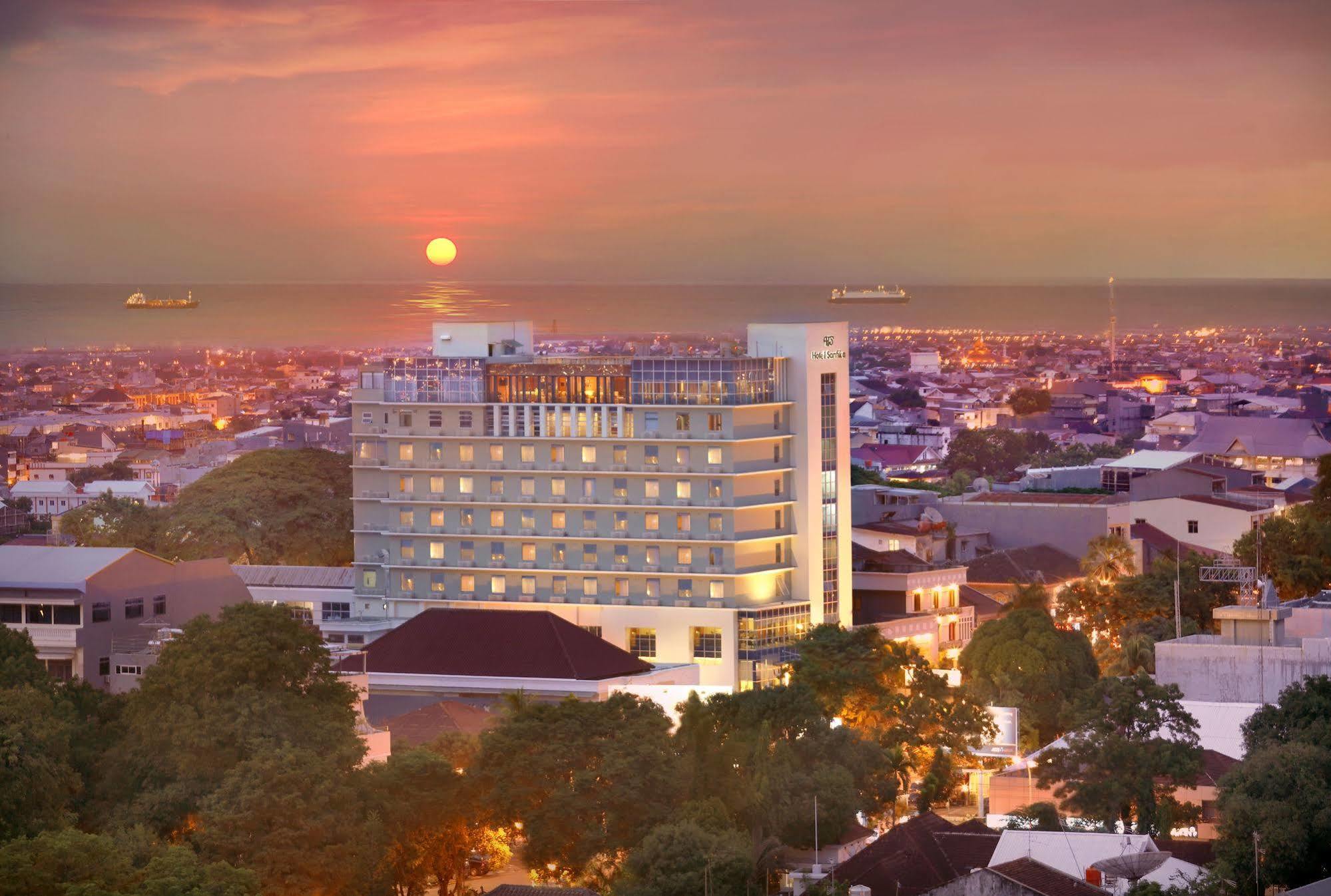 Hotel Santika Макасар Экстерьер фото